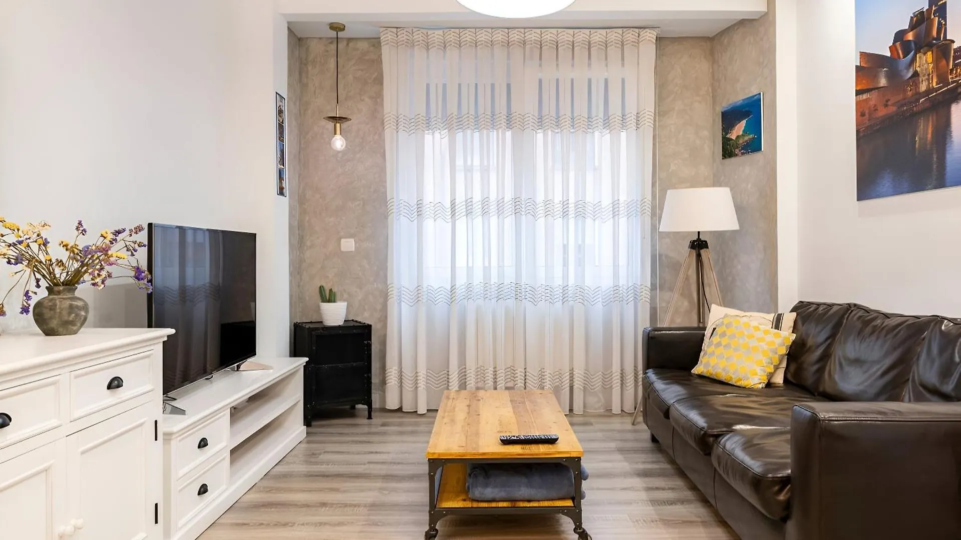Amplio, Luminoso Y Moderno Cerca Del Casco Viejo Appartement Bilbao Spanje